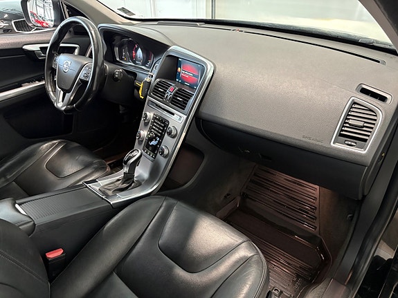 Volvo XC60 12 of 22