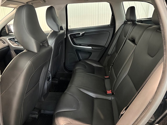 Volvo XC60 19 of 22