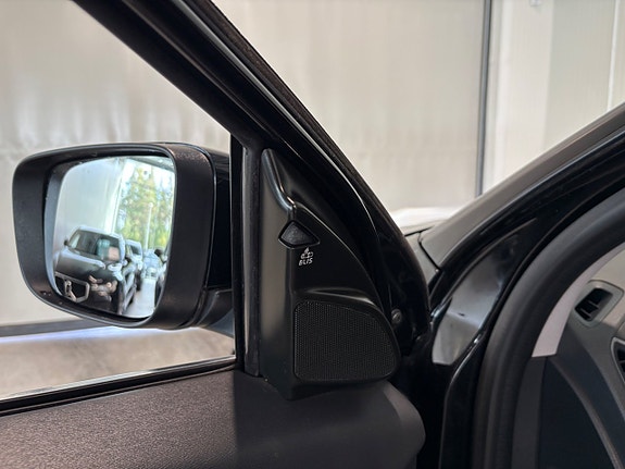 Volvo XC60 18 of 22