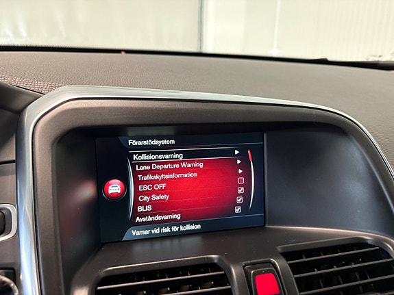 Volvo XC60 17 of 22