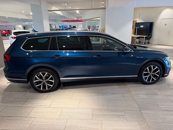 Volkswagen Passat 5 of 19