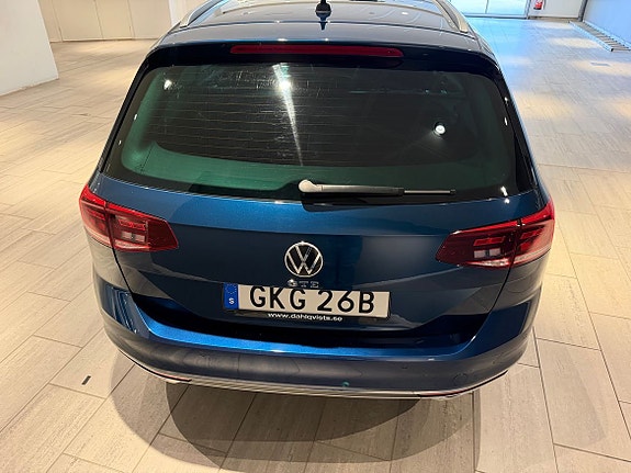 Volkswagen Passat 15 of 19