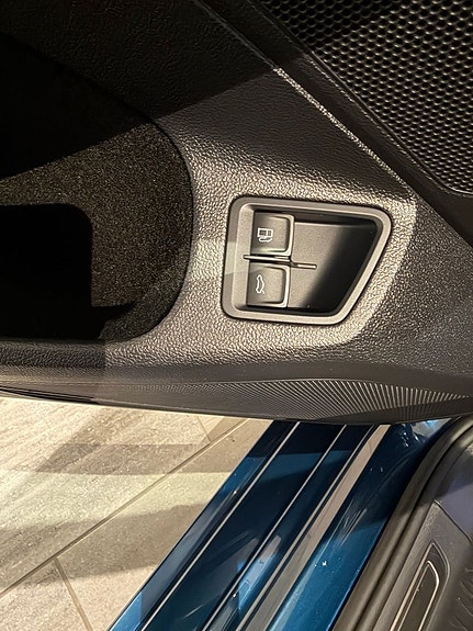 Volkswagen Passat 12 of 19