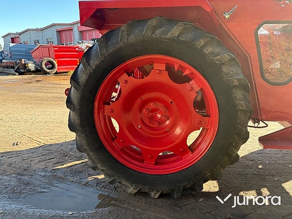 Traktor Volvo BM 430 med frontlastare 12 of 30