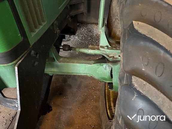 Traktor John Deere 6400 med vikplog och sandspridare 20 of 30