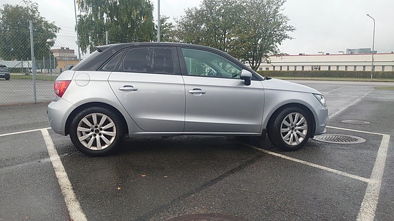 Audi A1 2 of 7