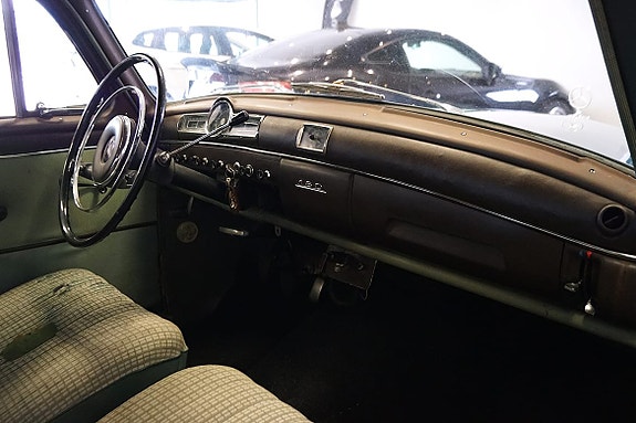 Mercedes-Benz W120 11 of 13