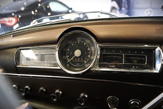 Mercedes-Benz W120 7 of 13