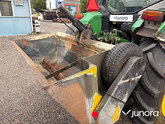 Traktor John Deere 6210 med vikplog och sandspridare 20 of 30