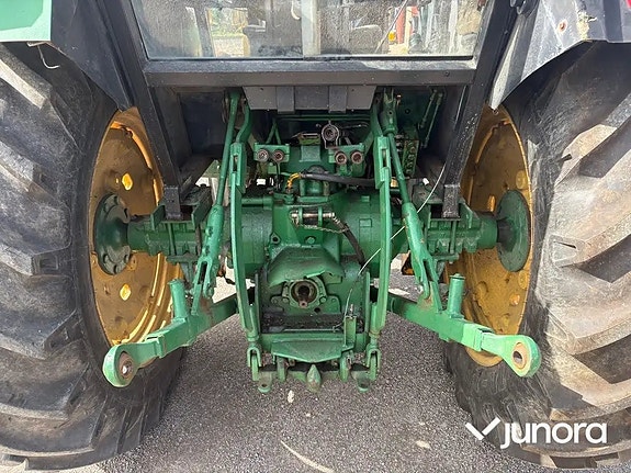 Traktor John Deere 2130 med Trima frontlastare 27 of 30