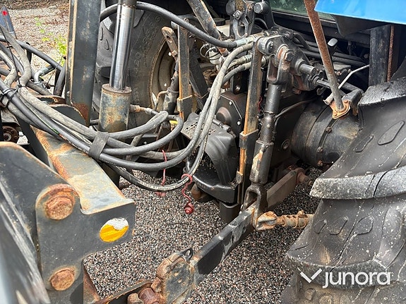 Traktor New Holland TL 90 med vikplog och sandspridare 29 of 30