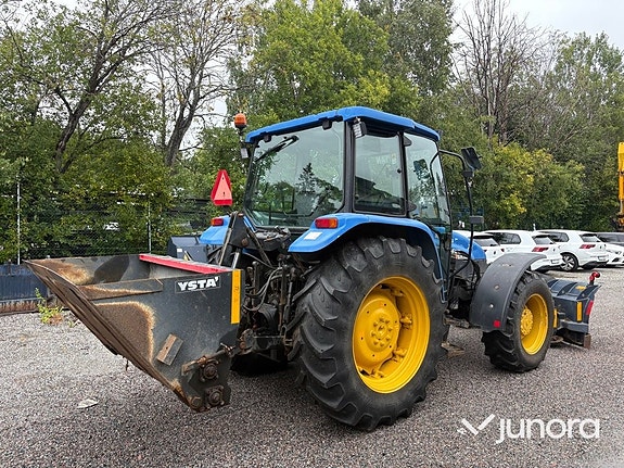Traktor New Holland TL 90 med vikplog och sandspridare 5 of 30