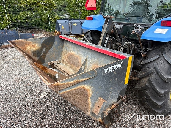 Traktor New Holland TL 90 med vikplog och sandspridare 13 of 30