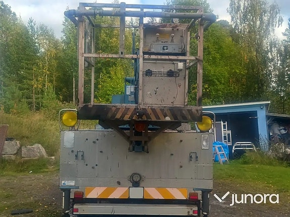 Skyliftbil Tri-Star TSF250 Supercab 2 of 23