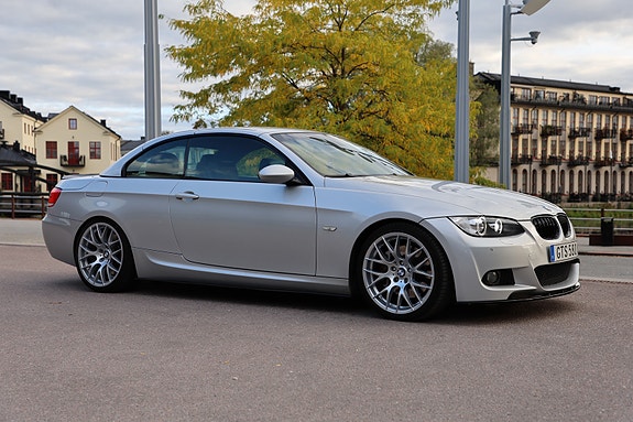 BMW 335i 2 of 10