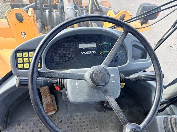 Volvo L 30 B PRO 9 of 12