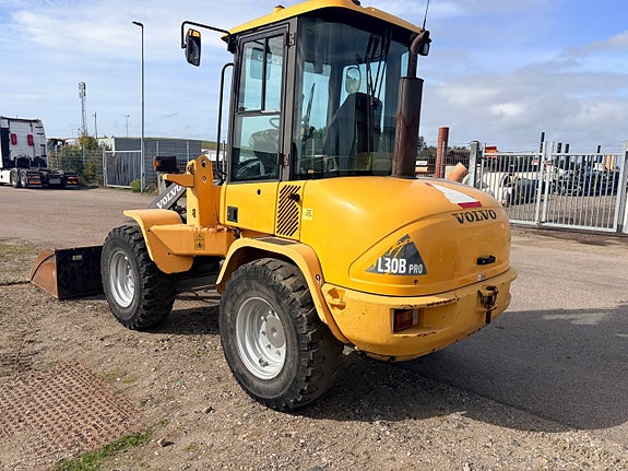 Volvo L 30 B PRO 4 of 12