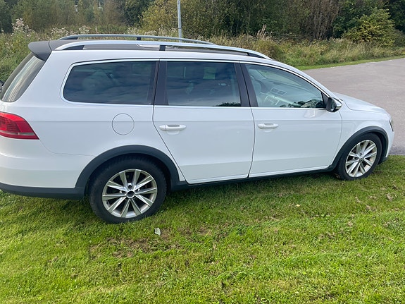 Volkswagen Passat Alltrack 4 of 8