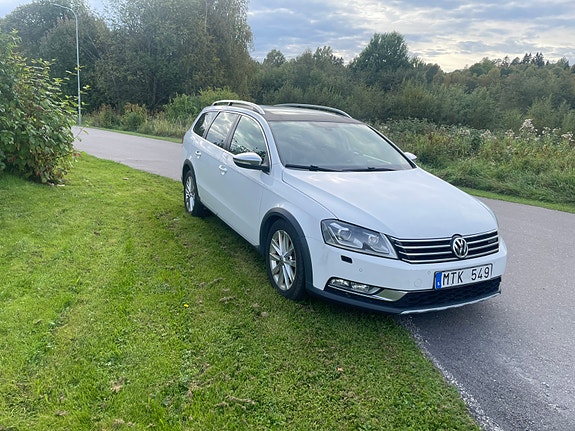 Volkswagen Passat Alltrack 5 of 8
