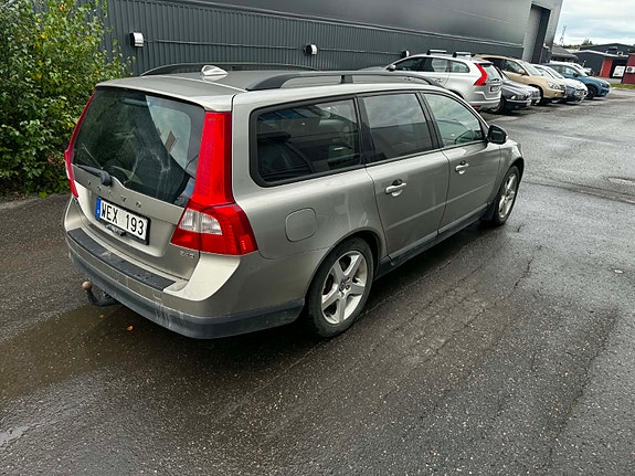 Volvo V70 4 of 8
