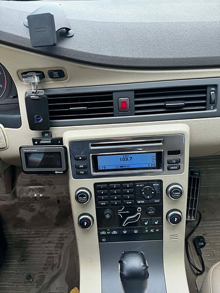 Volvo V70 6 of 8