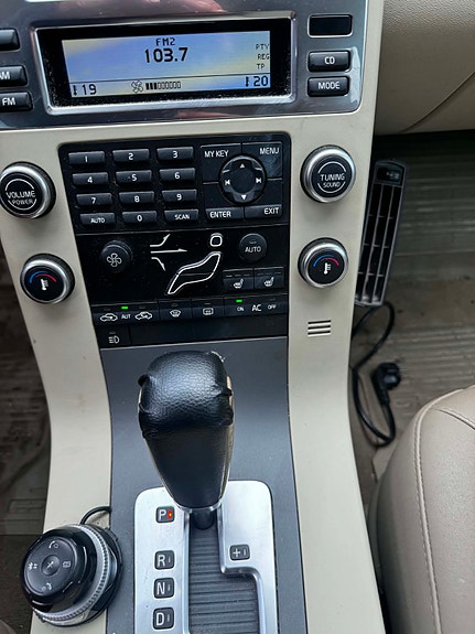 Volvo V70 5 of 8