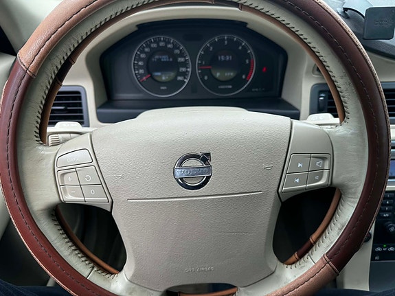 Volvo V70 8 of 8