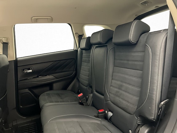 Mitsubishi Outlander 24 of 30