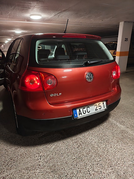 Volkswagen Golf V 5 of 5