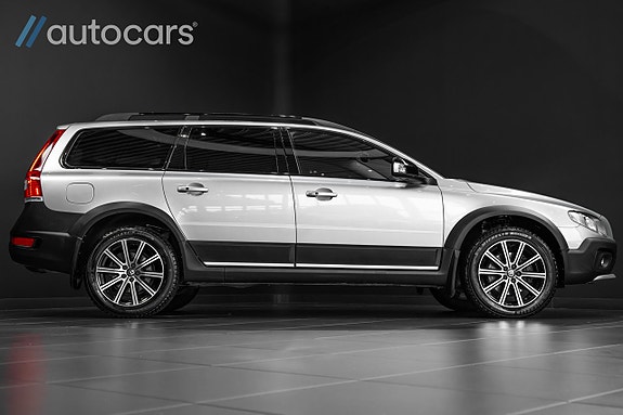 Volvo XC70 2 of 30