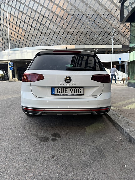 Volkswagen Passat Alltrack 9 of 18