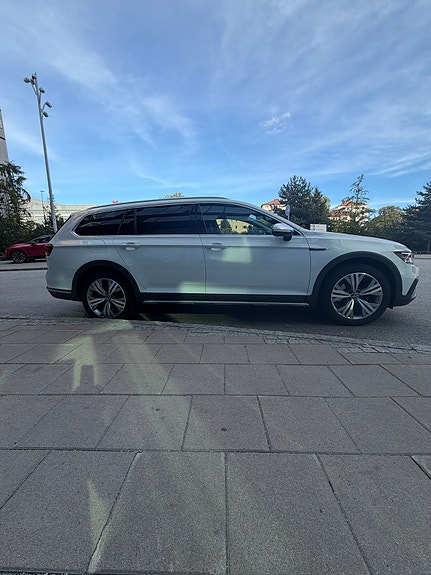 Volkswagen Passat Alltrack 7 of 18