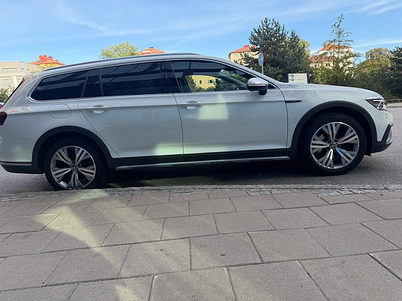 Volkswagen Passat Alltrack 6 of 18