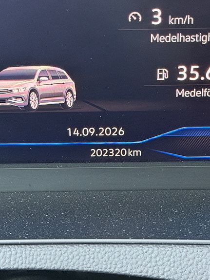Volkswagen Passat Alltrack 17 of 18