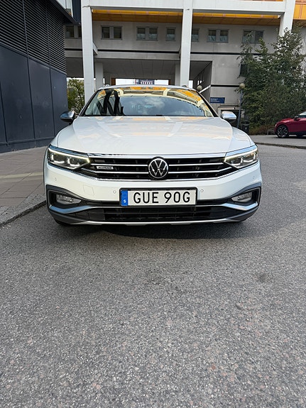 Volkswagen Passat Alltrack 4 of 18