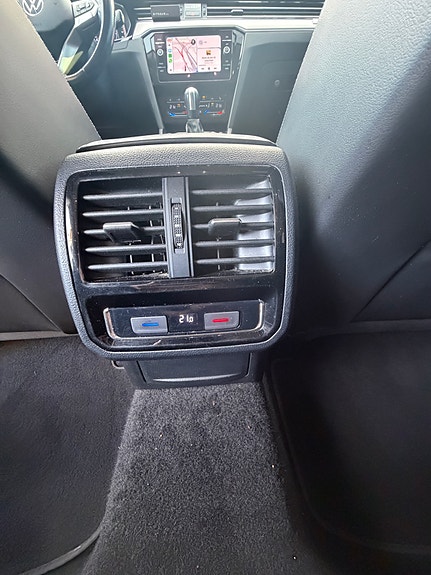 Volkswagen Passat Alltrack 13 of 18