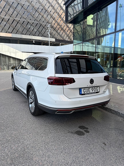 Volkswagen Passat Alltrack 10 of 18
