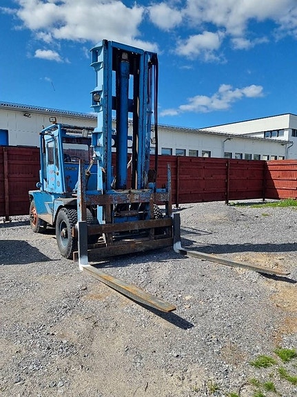 Kalmar LMV 2 of 4