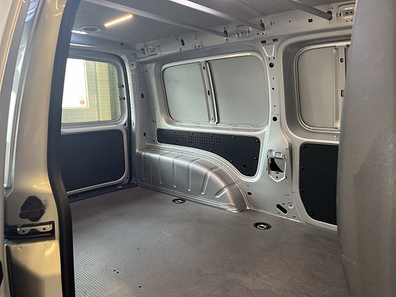 Volkswagen Caddy Maxi 9 of 18