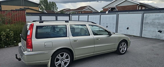 Volvo V70 4 of 6