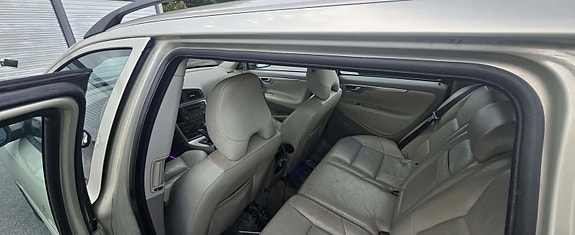 Volvo V70 5 of 6