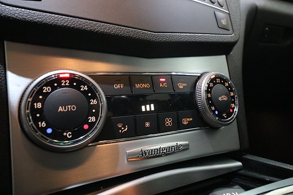 Mercedes-Benz C220 11 of 19