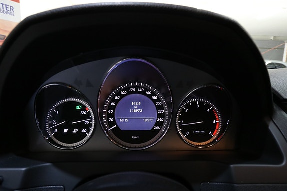 Mercedes-Benz C220 10 of 19