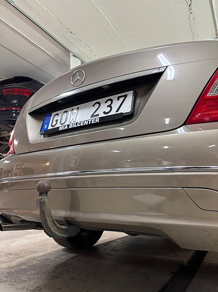 Mercedes-Benz C220 19 of 19