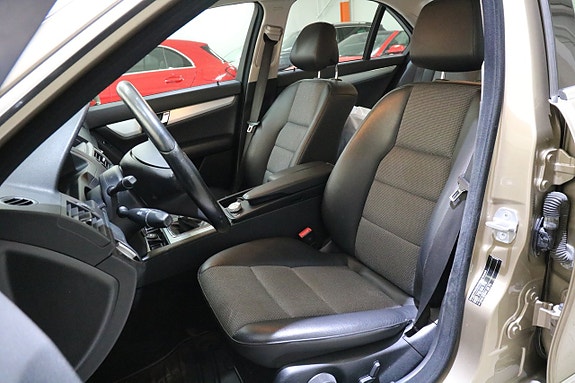 Mercedes-Benz C220 8 of 19