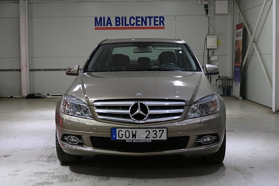 Mercedes-Benz C220 3 of 19
