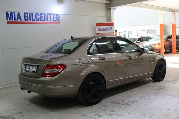 Mercedes-Benz C220 6 of 19