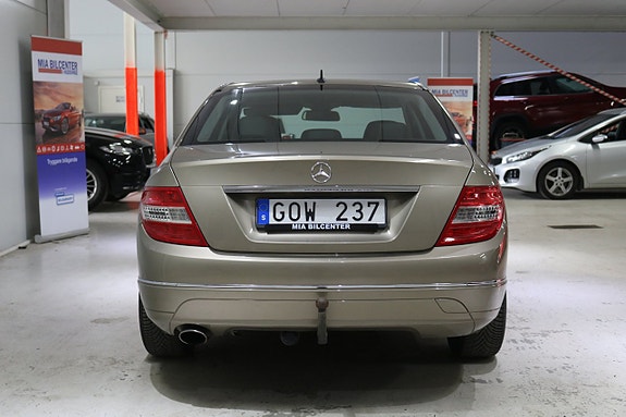 Mercedes-Benz C220 7 of 19