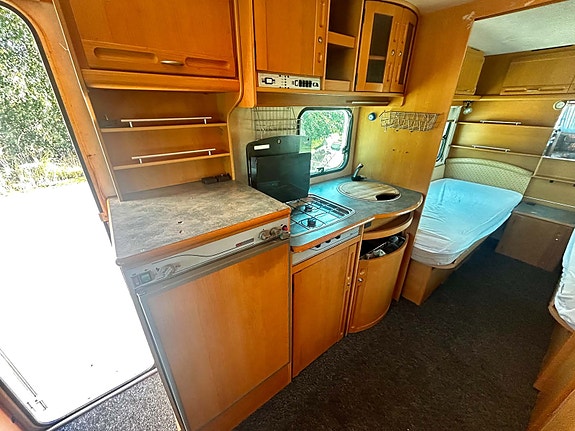Adria Unica 562   LÅNGBÄDDAD TOPPSKICK ÅRSMODELL 2000 7 of 10