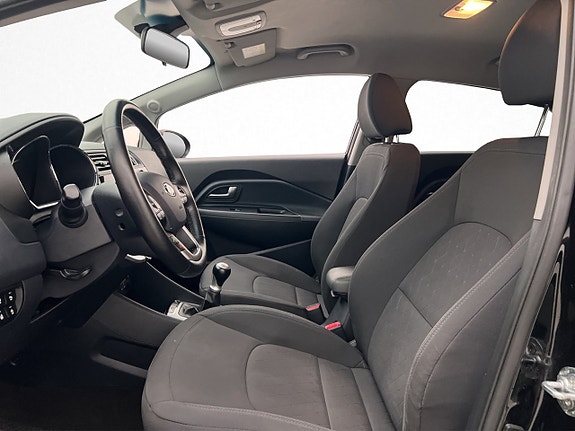 Kia Rio 11 of 27